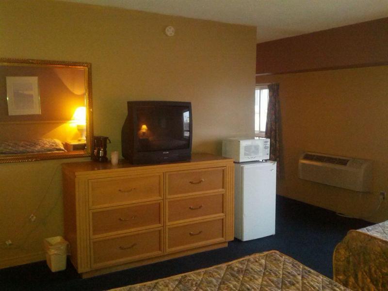 Hotel 6 Falls, On Near The Falls Niagara Falls
